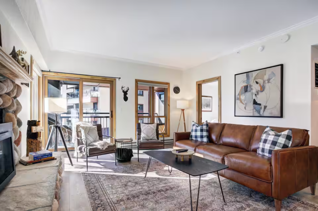 Beautiful Condo-Best Location
