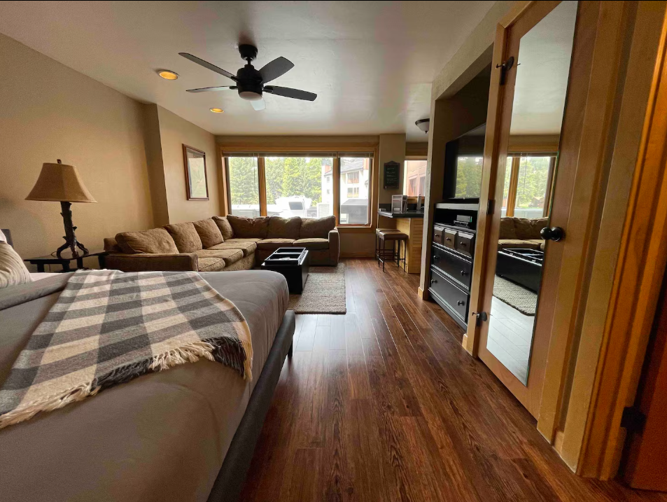 Peak 9 Mountainside Studio