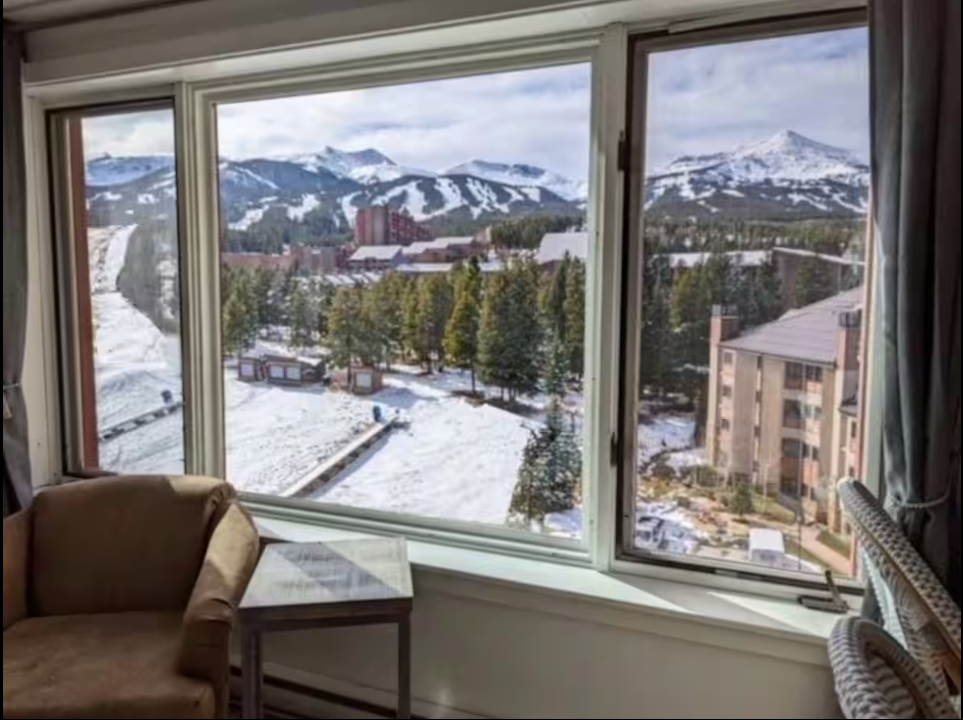 Stunning Penthouse-Ski In/Out