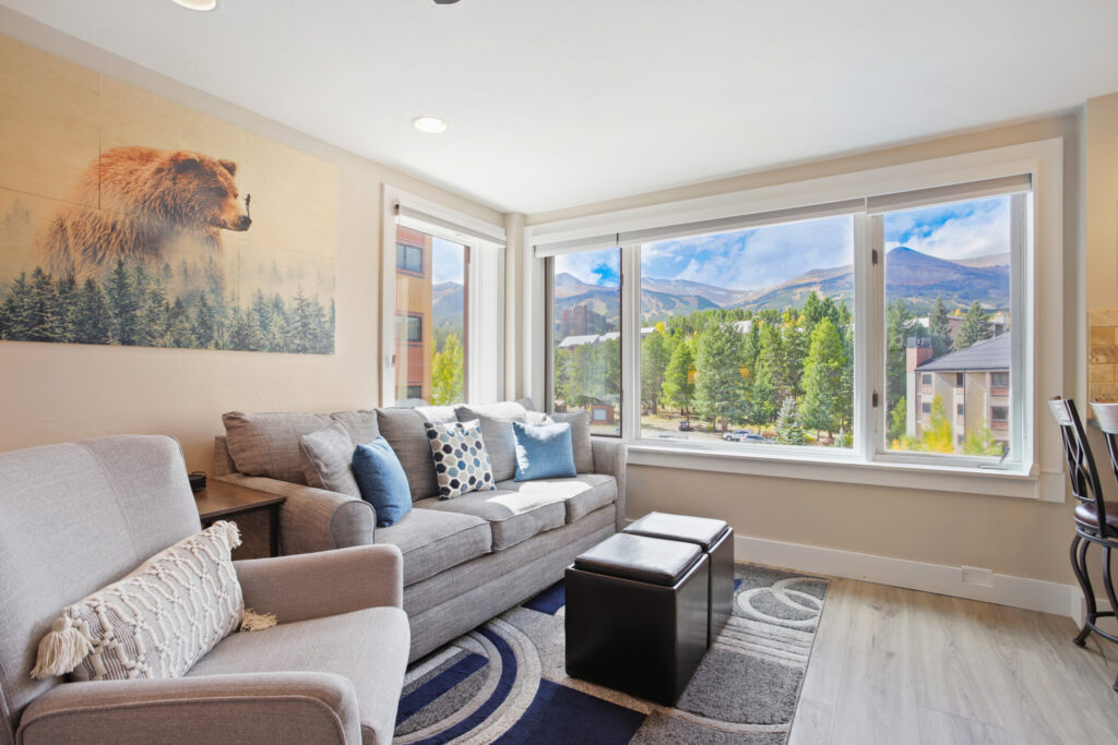 Slopeside Luxe Studio w/ Views