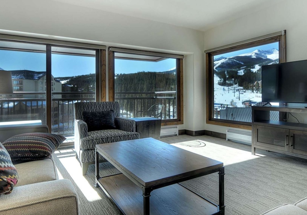 Mountain Elegant (1401)