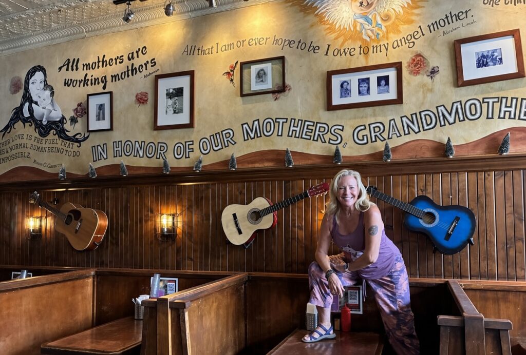 Chmurny Cain - Motherloaded Tavern